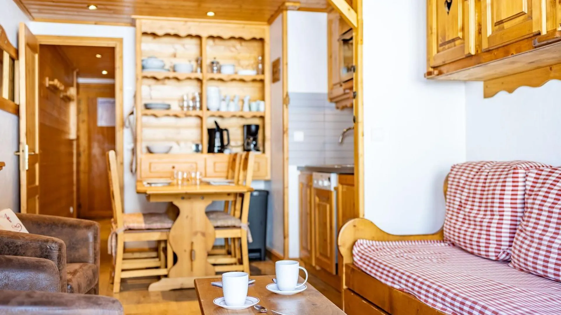 Duplex For 4 People - Ski-In - Ski-Out Meribel 0*,